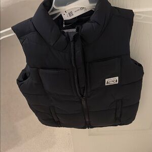 New black Old Navy Kids Black Puffer Vest size 4T